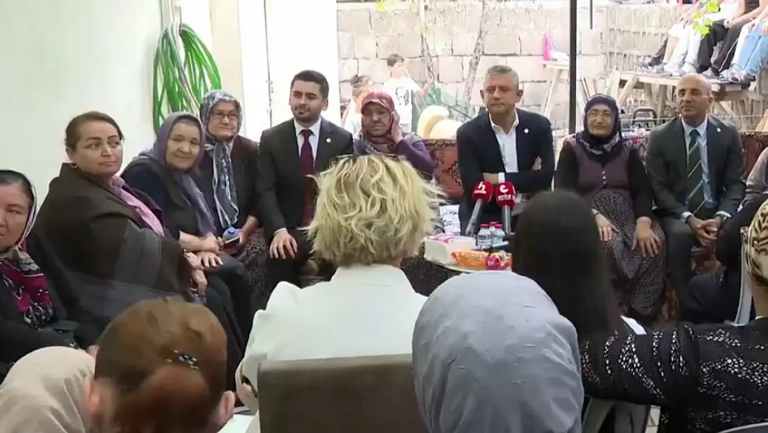 Kayserili kadınlar kentteki uyuşturucu tehdidini Özel'e anlattı