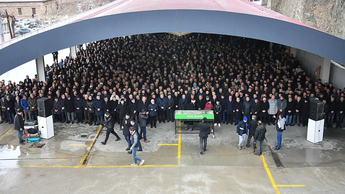 Kayserili ünlü iş adamı toprağa verildi