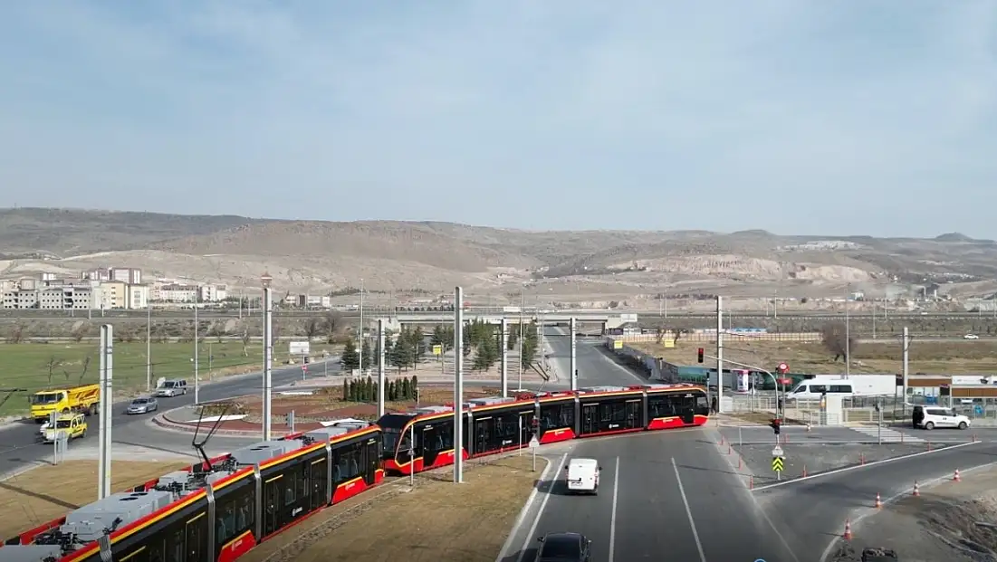 Kayserililer 90 saat ücretsiz tramvay kullandı!