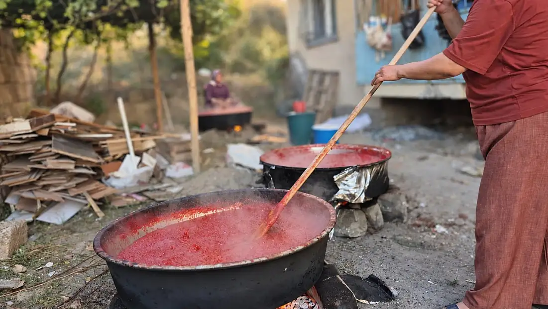 700 kilo domates, 5 aile: Kayseri'de salça mesaisi