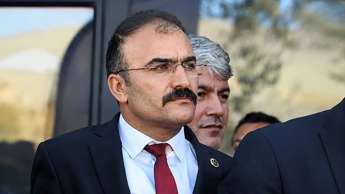 Kızılışık mazbatasını aldı, mesajını verdi!