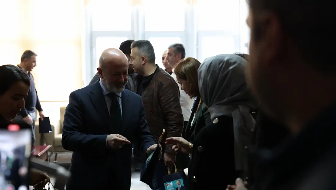 Kocasinan Belediyesi'nden ilçedeki tüm öğretmenlere hediye!