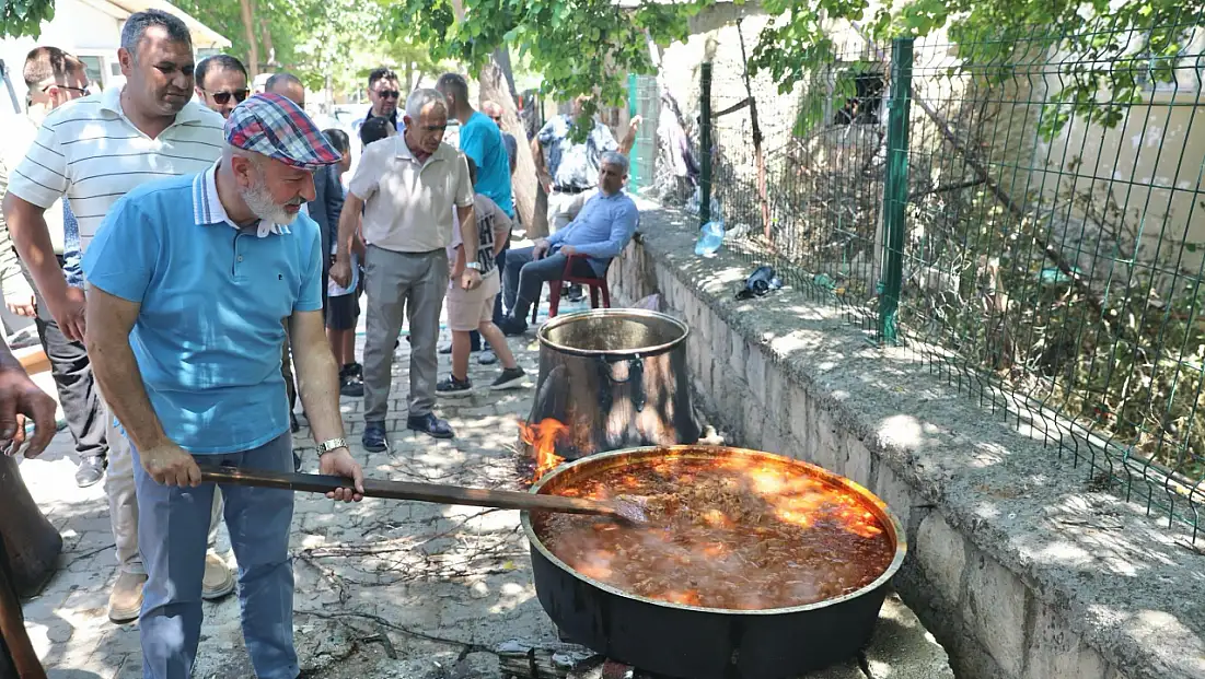 Kocasinan’da 29 yıllık pilav geleneği sürdü