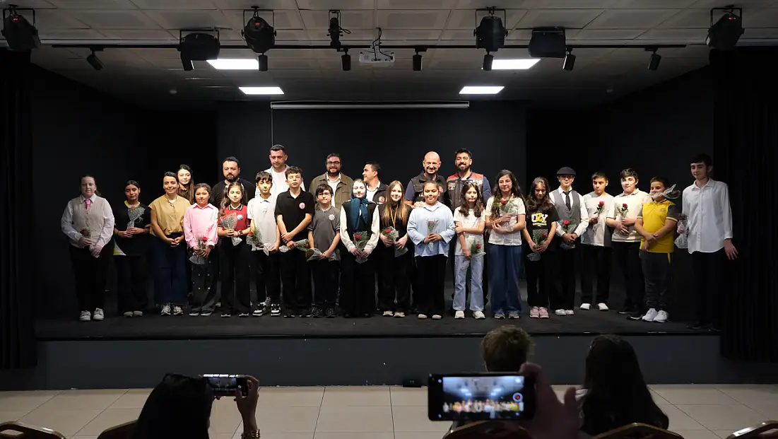 Kocasinan'da çocuklar sahneye çıktı! Sorunlara dikkat çekildi
