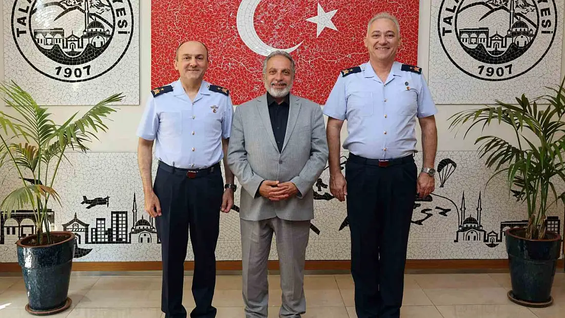Kayseri’de iki komutandan veda ziyareti!
