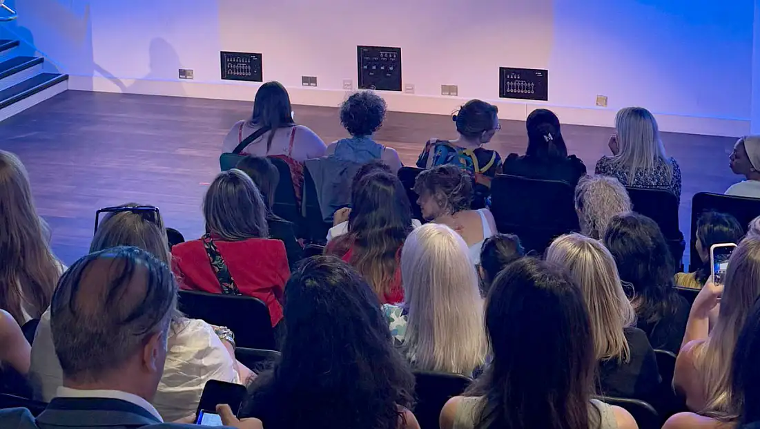 Londra’da Kralın Okulunda Kayserili Profesörün Atatürk sözleri yankılandı