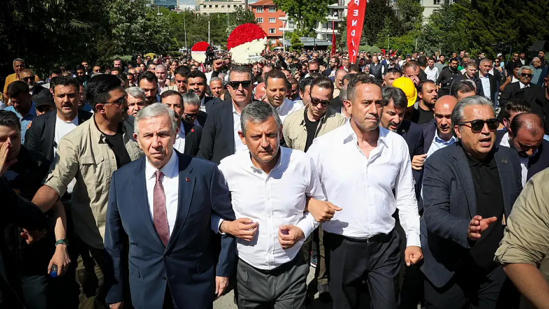 CHP'de Özgür Özel Kayseri'nin yakınına geliyor!