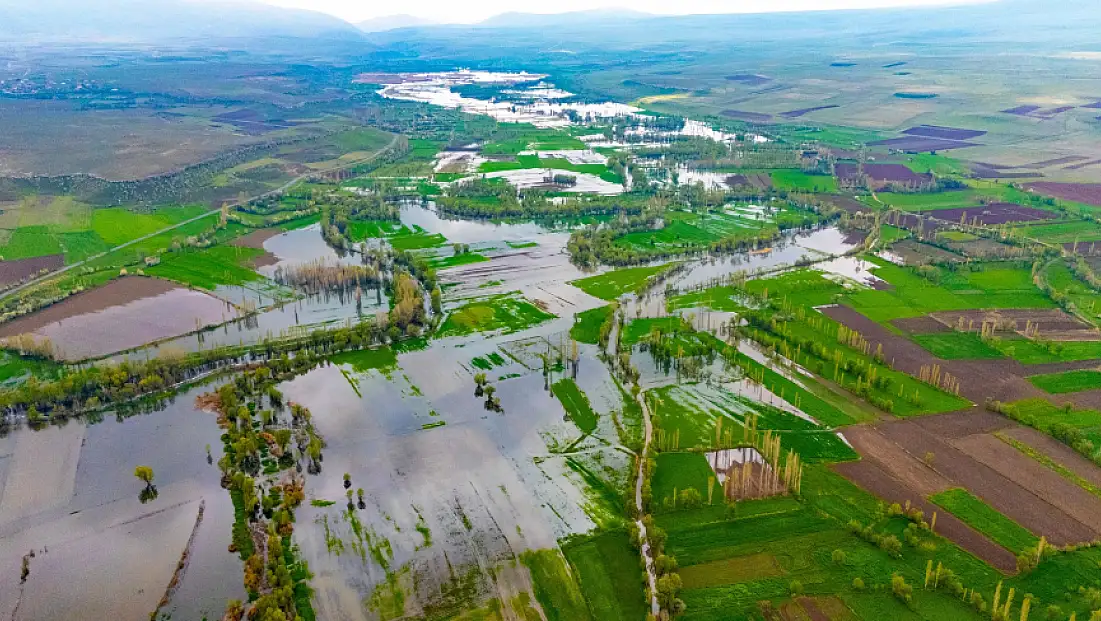Kayseri'de 'Acil kodu' ile uyarı yapıldı! İki mahallede araziler sular altında kaldı