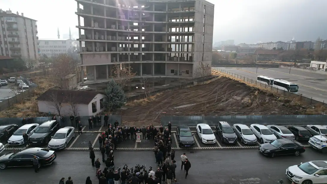 Kayseri'de FETÖ'den el konulan o bina bakın ne oluyor! Çopuroğlu dediğini yaptı