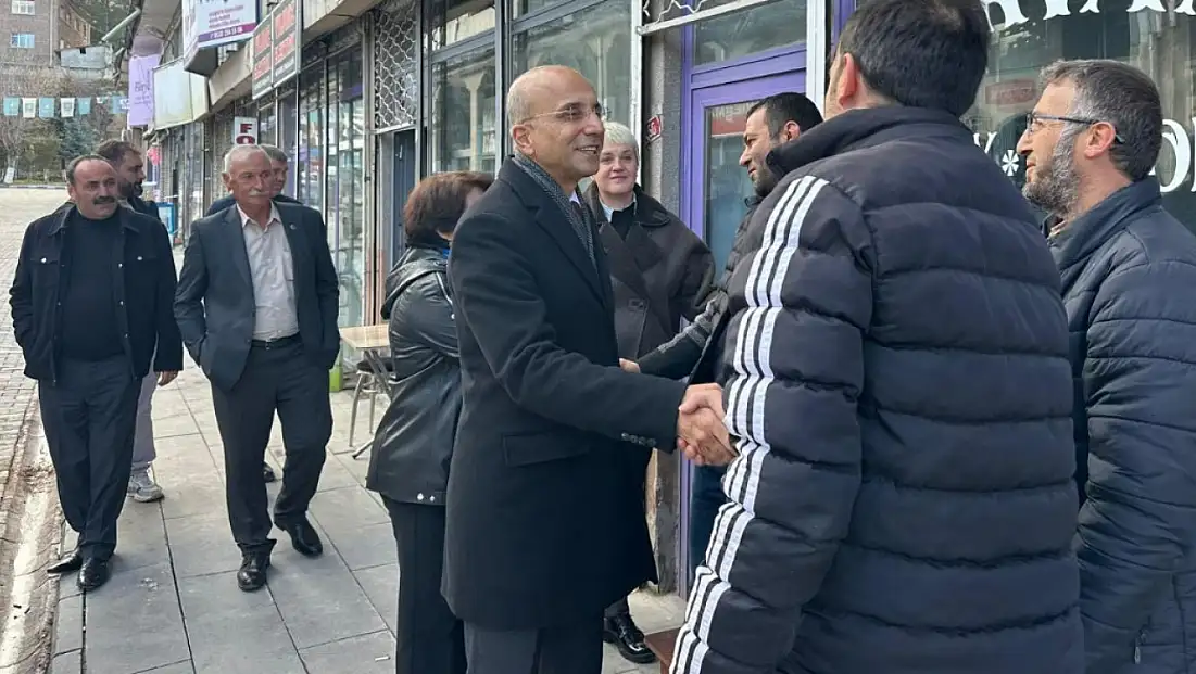 Milletvekili Genç, ana ocağında esnafı gezdi bakın nereye davet etti!