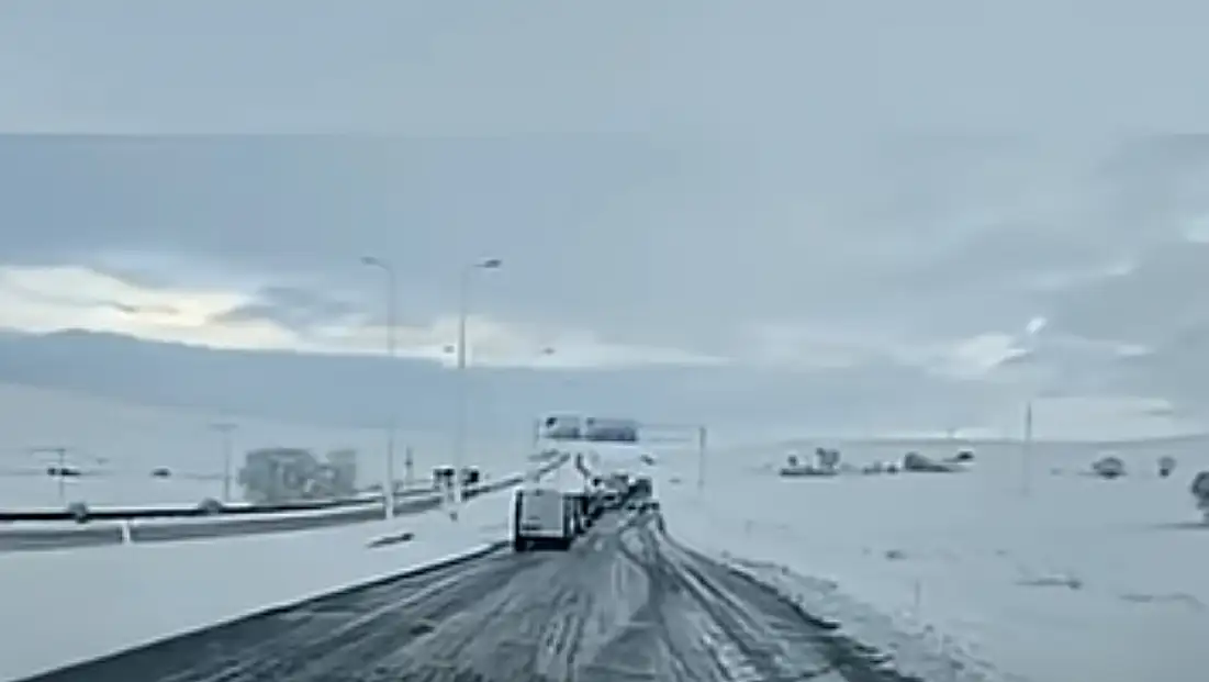 O yollar küçük araçlar ve otobüsler için açıldı