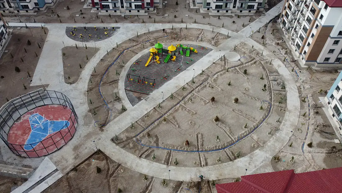 Otomatik sulama ve peyzaj çalışmalarıyla Oruçreis Parkı yenileniyor