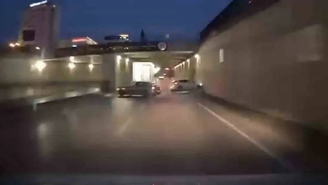 Makas atan sürücü kontrolü kaybetti, faciadan dönüldü!