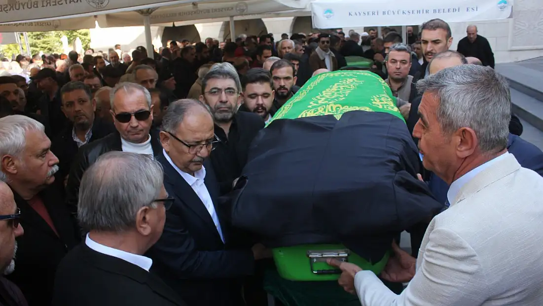 Özhaseki o iş insanını son yolculuğuna uğurladı!