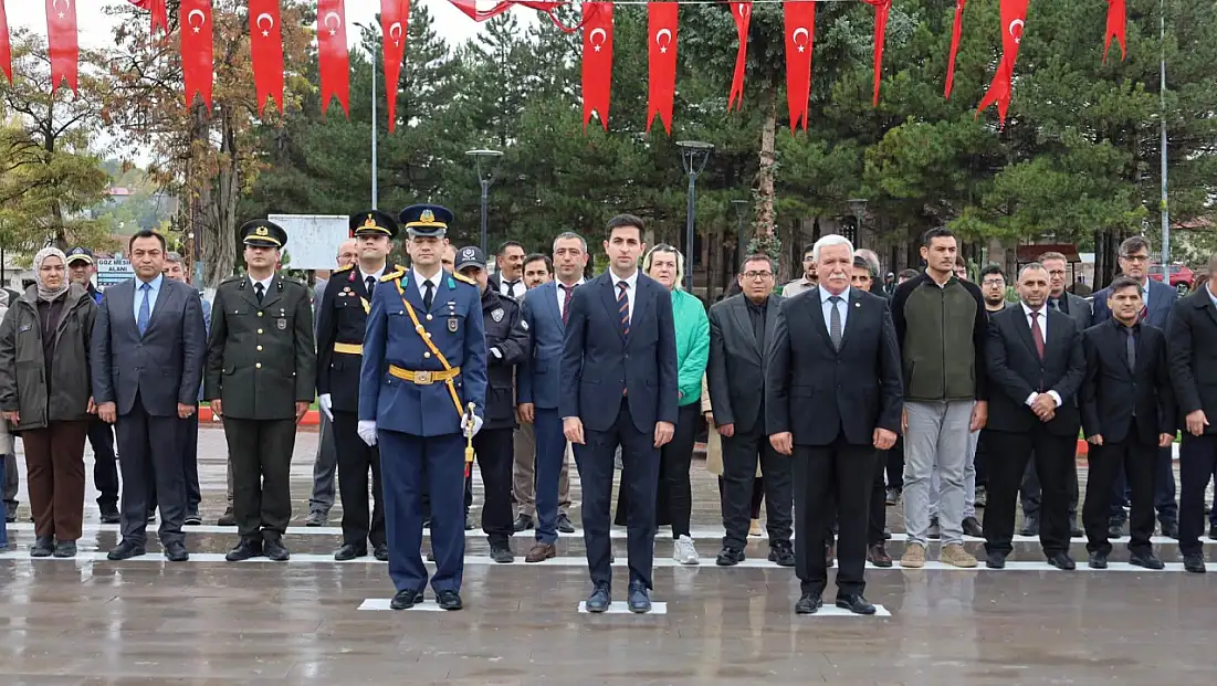 Pınarbaşı’nda 29 Ekim coşkusu: Çelenk sunma töreni yapıldı