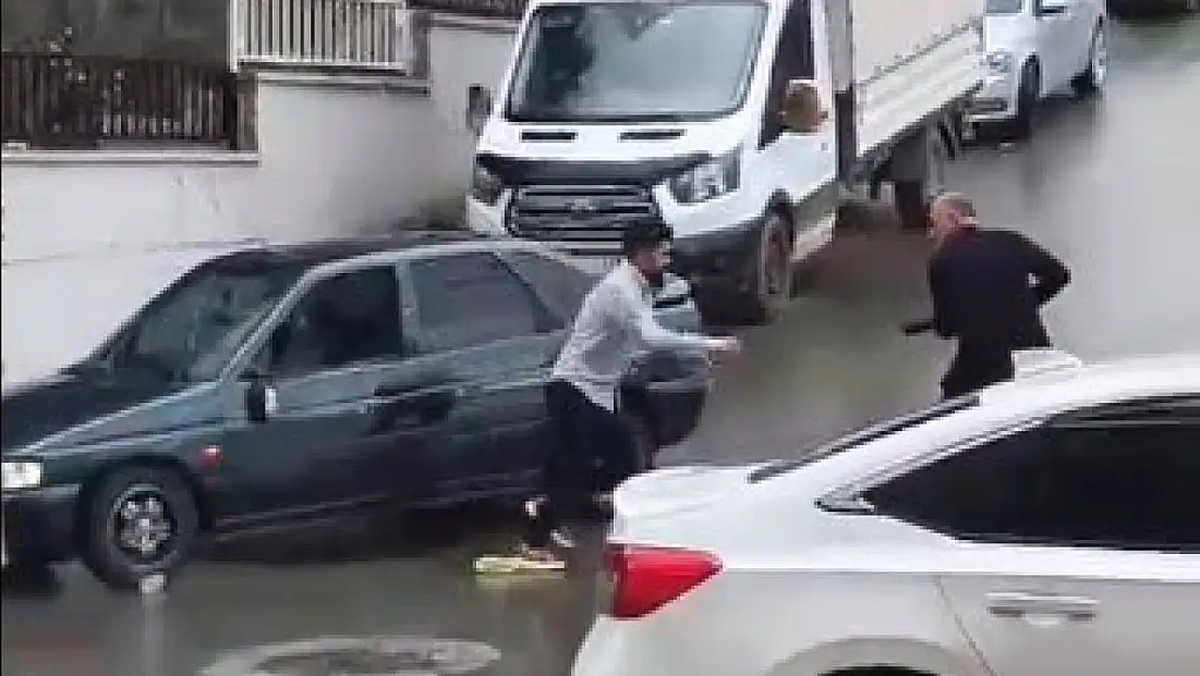 Pompalı tüfekle saldırdı, o anlar kamerada