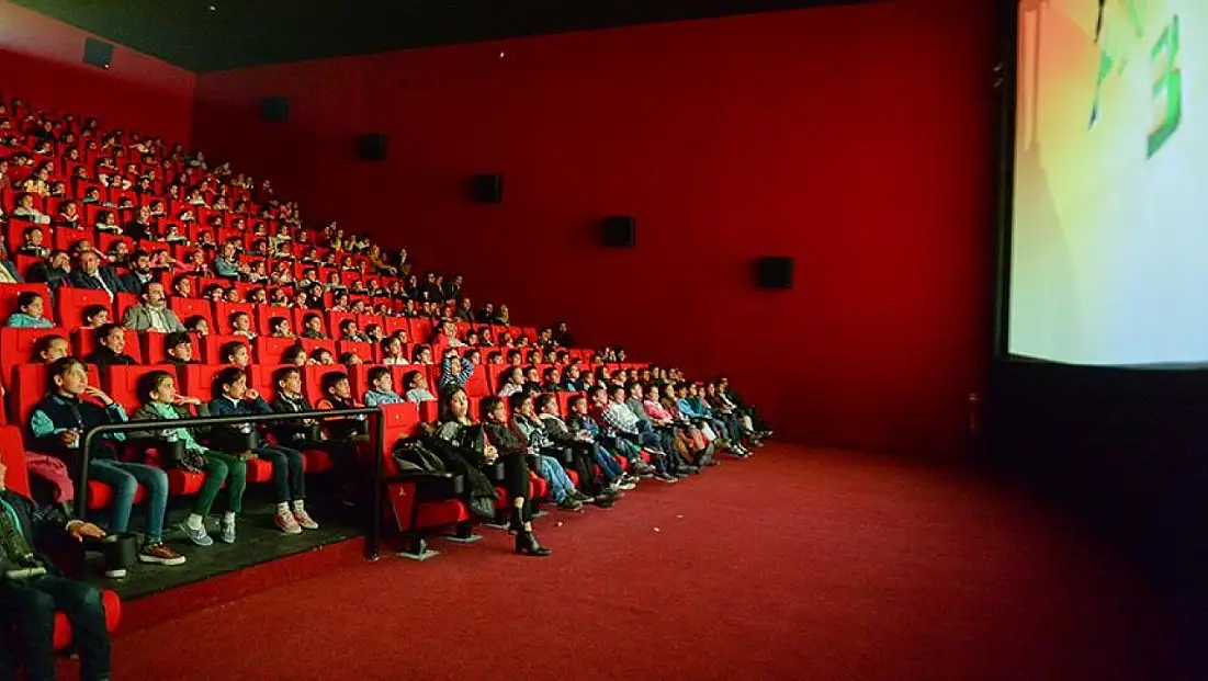 Resmi Gazete’ de yayınladı: Sinema biletlerine dev indirim!