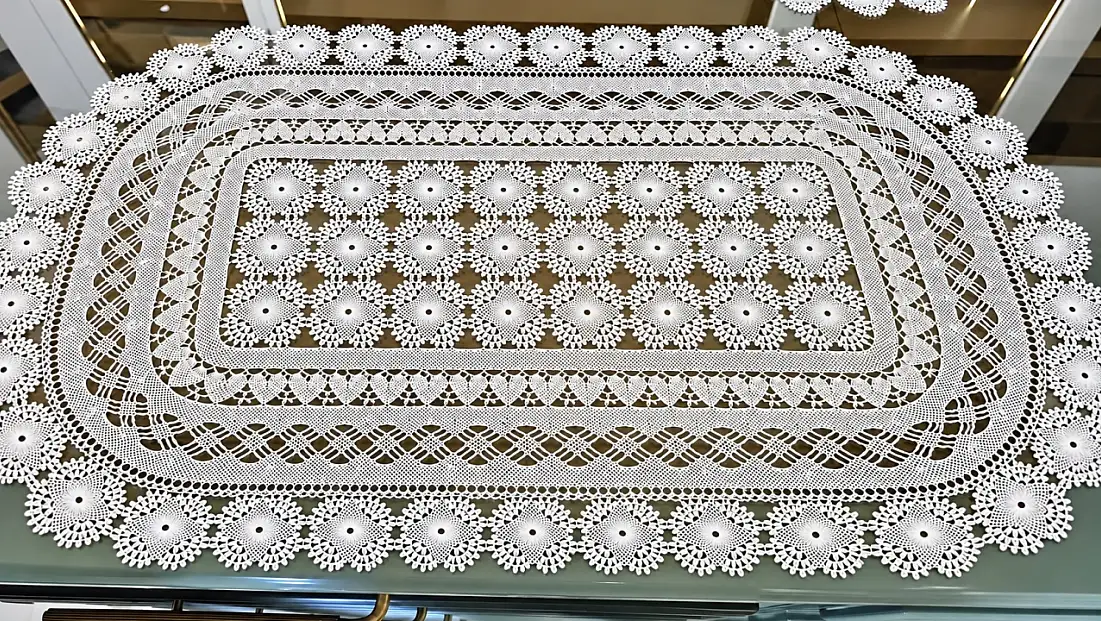 Sandıktan çıkan danteller 250 bin TL’lik tasarımlara dönüşüyor