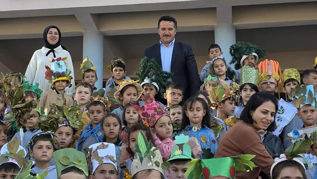 Sarıoğlan’da öğrenciler 'Yeşil Vatan' için podyuma çıktı