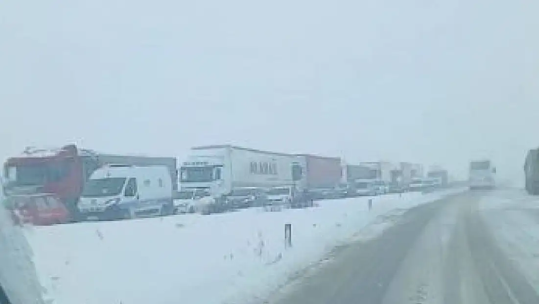 Sivas'tan Kayseri ve Malatya istikametinde ulaşım durdu