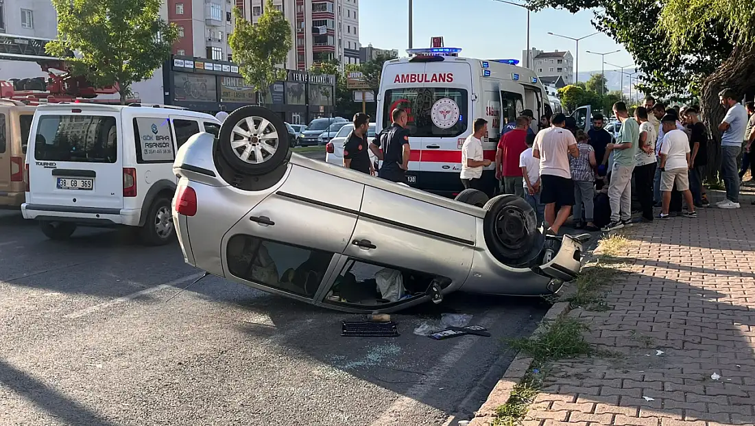 Son dakika... Erkilet Bulvarı'nda 1 araç takla attı!