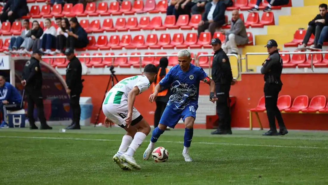 Erciyes 38 FK son dakikada galibiyeti kaçırdı