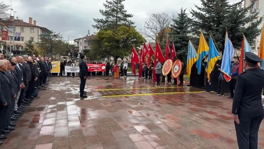 Tomarza’da 29 Ekim coşkusu Kapalı Spor Salonu'na taştı
