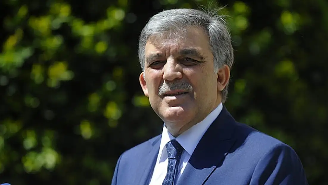 Türkiye'nin gündemindeki yeni yasaya Gül'den ilk yorum