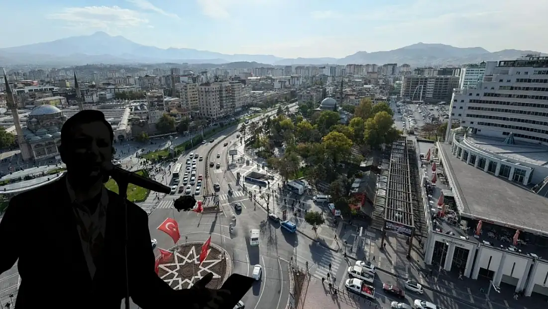 Ünlü isim yola çıktı! Kayseri'ye geliyor