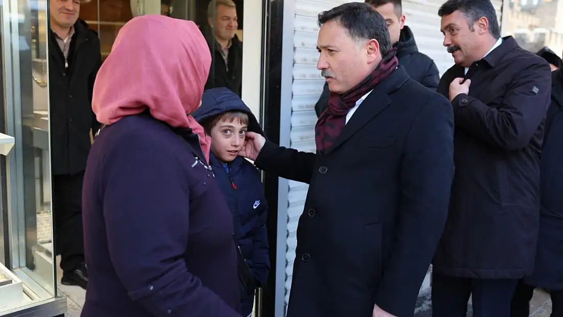 Vali Çiçek ilk mesai gününde sokağa indi