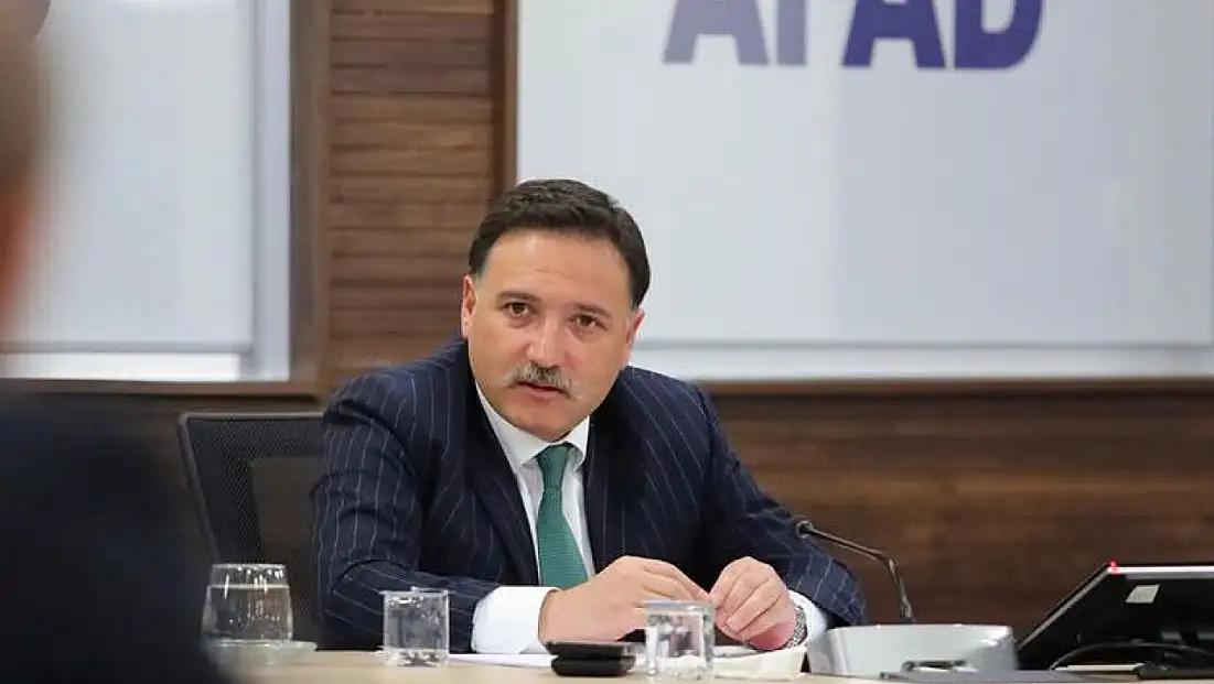 Vali Çiçek'ten Babalar Günü mesajı