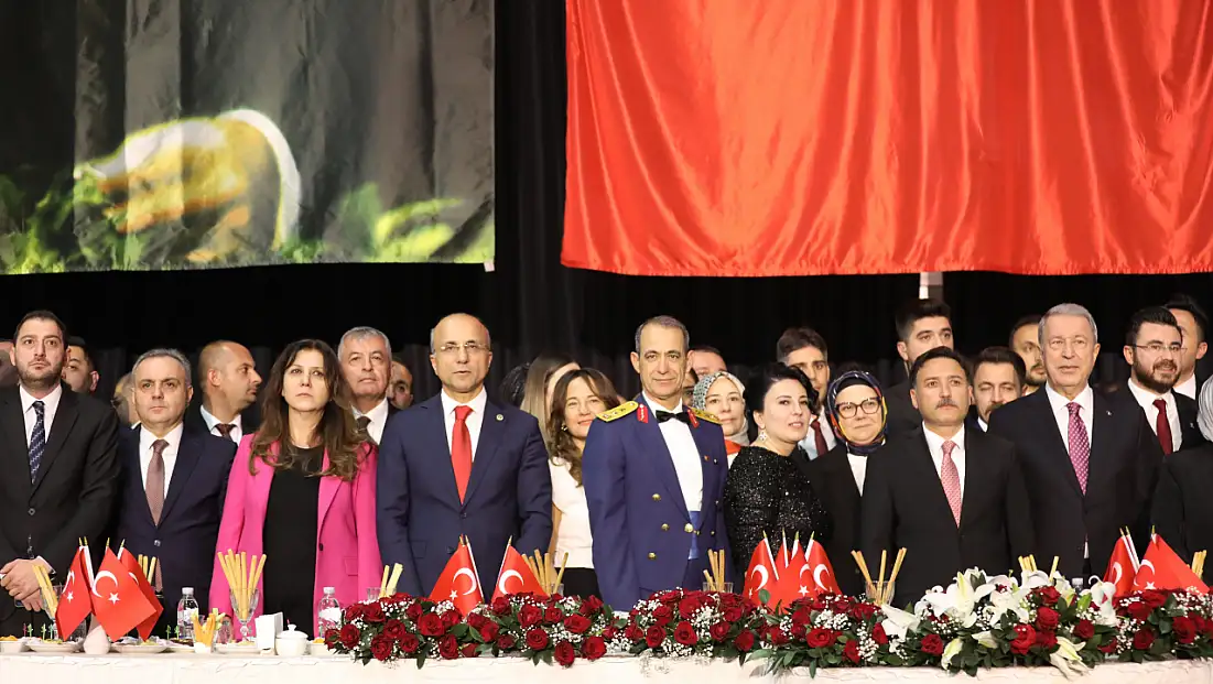 Vali Çiçek: Türk milletinin çelik iradesi dimdik ayaktadır