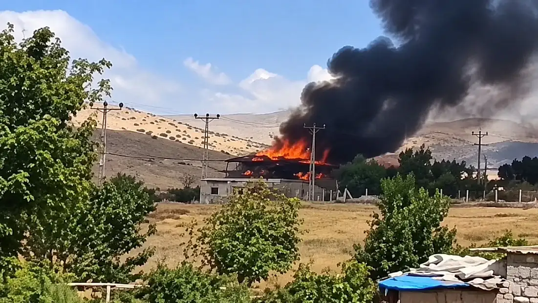 Yahyalı’da ev yangını: Alevler kısa sürede büyüdü!