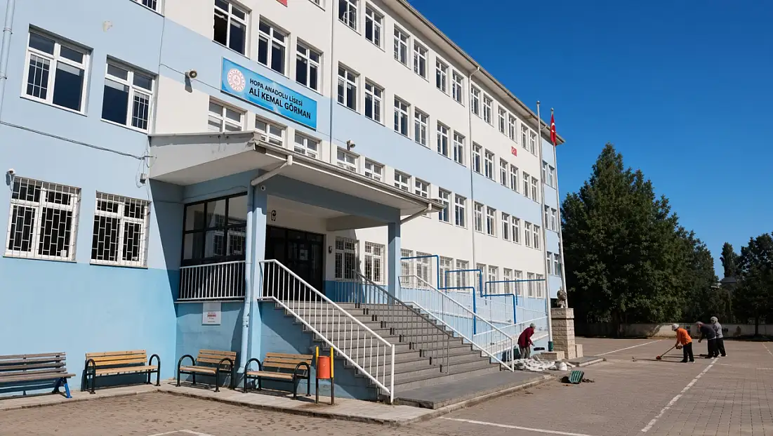 Yahyalı’da yeni dönem hazırlığı! Okullar öğrencileri bekliyor