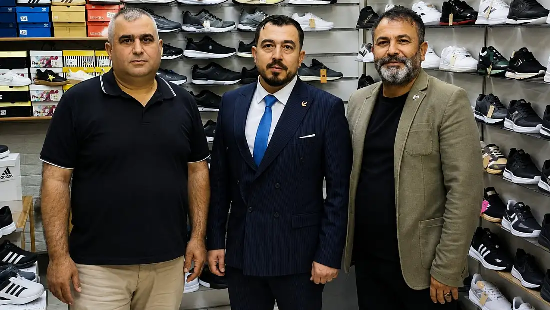 Yeniden Refah Partisi sahaya indi: Esnafın sorunlarını dinledi
