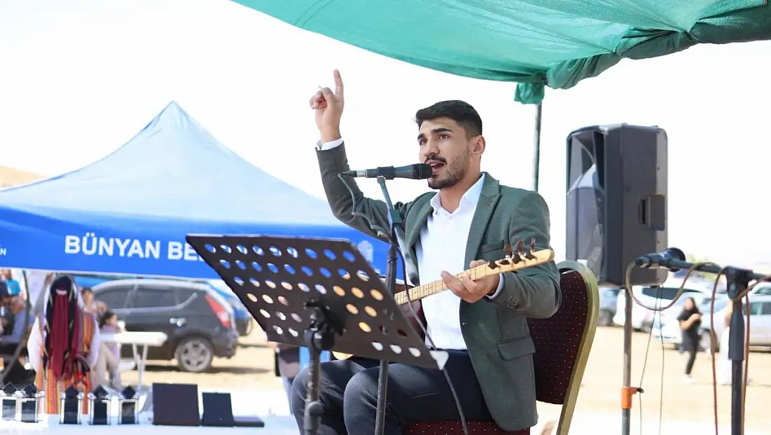 Yılın En İyi Halk Ozanı Kayseri’den…