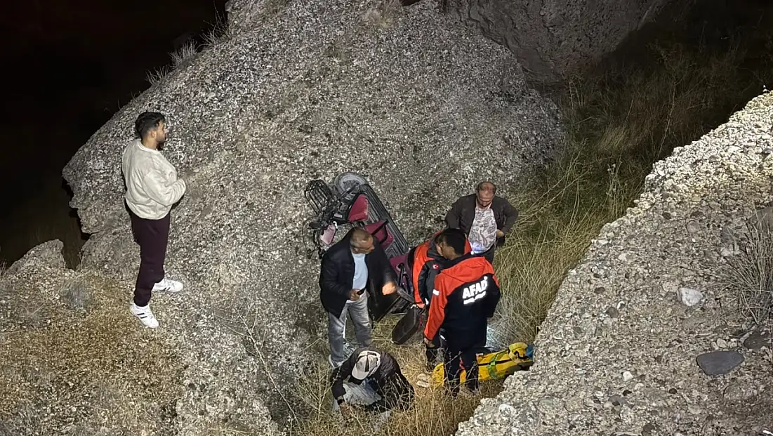Yolunu şaşırdı, kayalıklardan uçuruma düştü! Yardımına ekipler yetişti