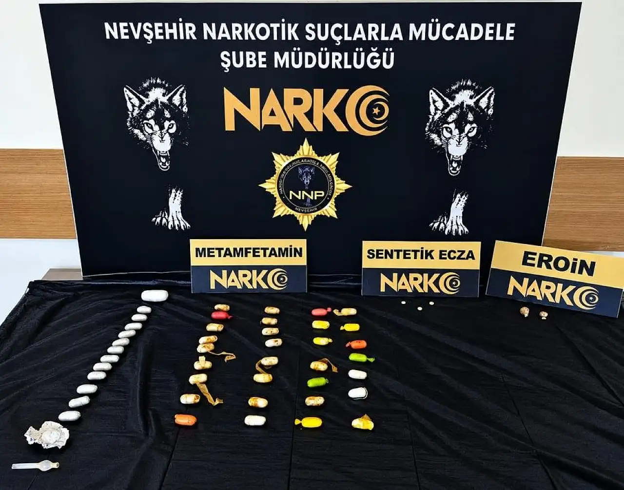 Midesinde uyuşturucu kapsülleri patladı hayatını kaybetti!