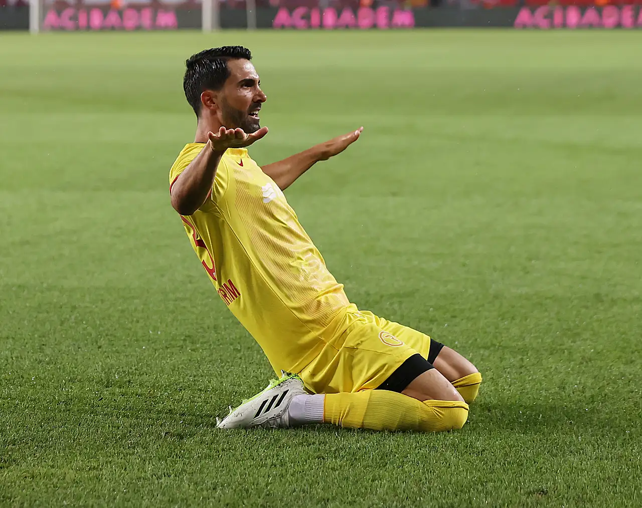 Trabzon'da ilk yarı sona erdi: Kaçan penaltı, bol pozisyon 1 yol