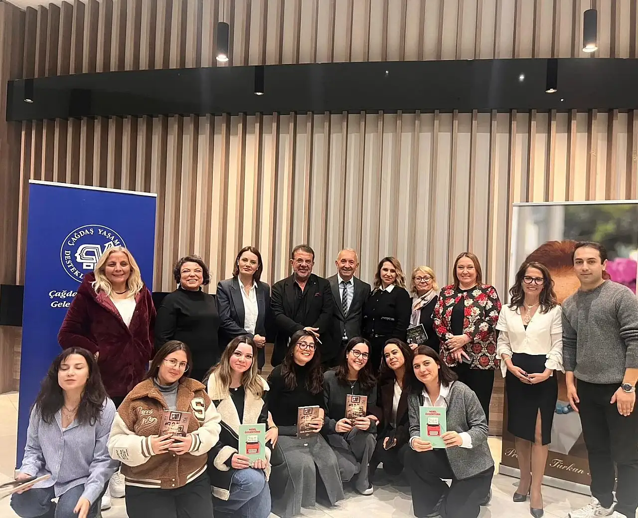 Ünlü isim Kayseri'de gördüğü manzara karşısında şaşırdı! Havaalanından iner inmez soluğu orada aldı