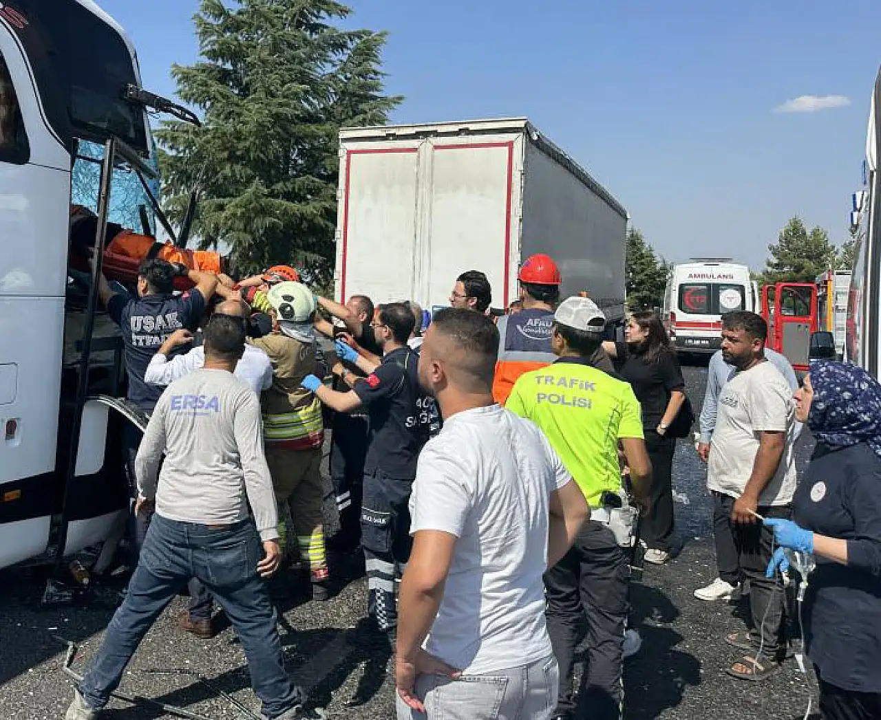 Kayseri'den giden otobüs kazaya karıştı: Muavinden acı haber!