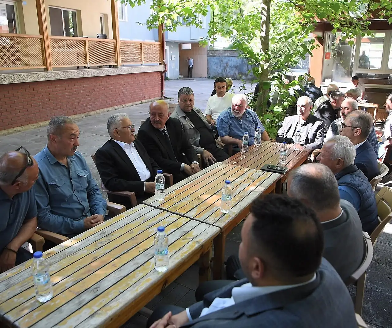 Başkan Büyükkılıç ilçe ziyaretlerine devam ediyor: Sarıoğlan ve Özvatan'da