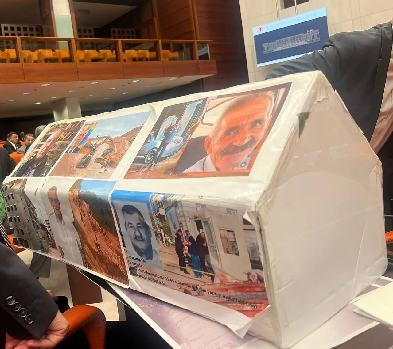 CHP Kayseri İl Başkanı Özer'den tabutlu paylaşım: Kayserili hemşerilerimizin vicdanlarına havale ediyorum