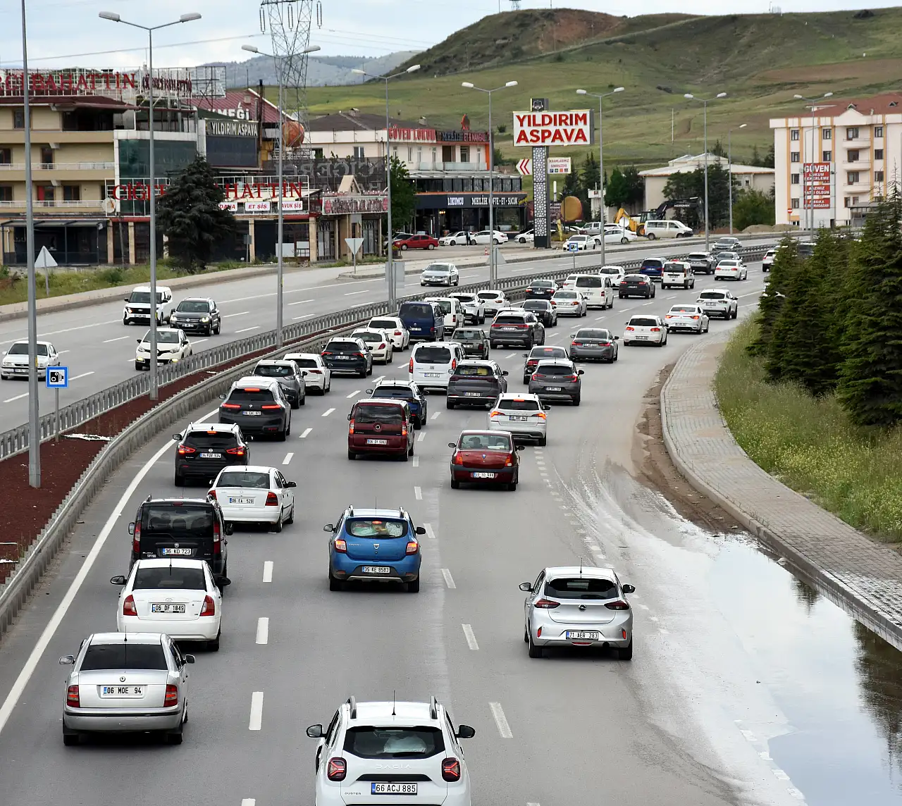 Kırıkkale-Kayseri yolunda bazı kavşaklar kapatıldı