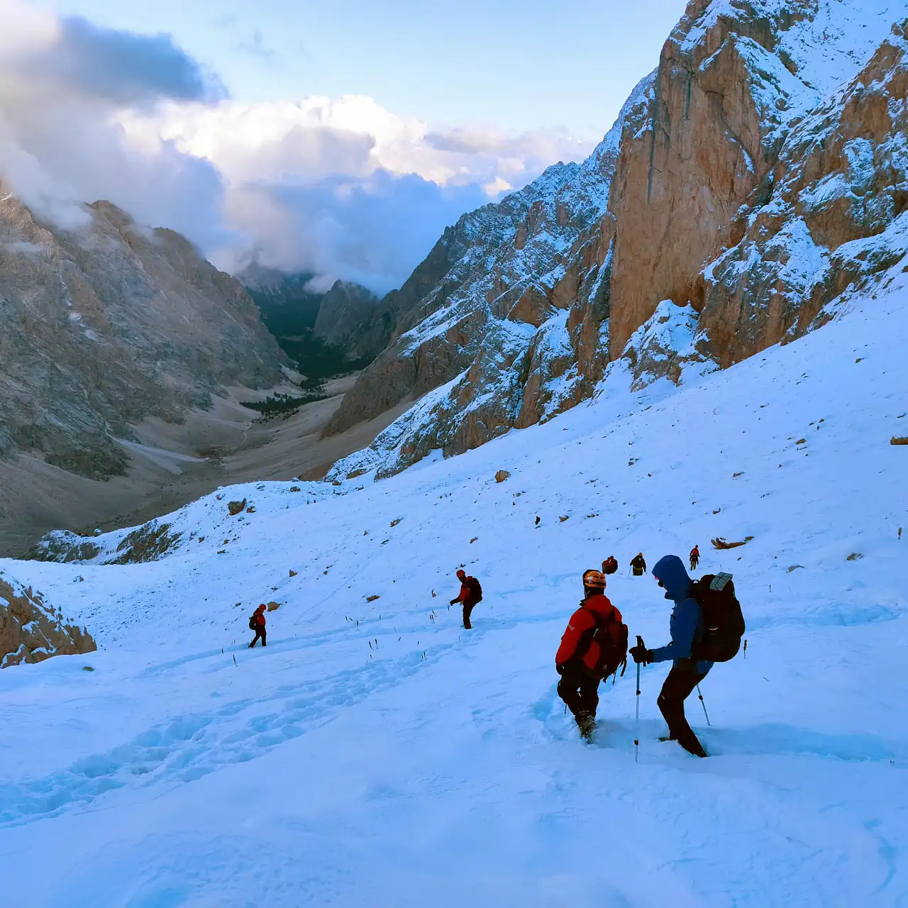 Kayıp olan iki kız kardeşin bulunduğu yerin görüntüleri
