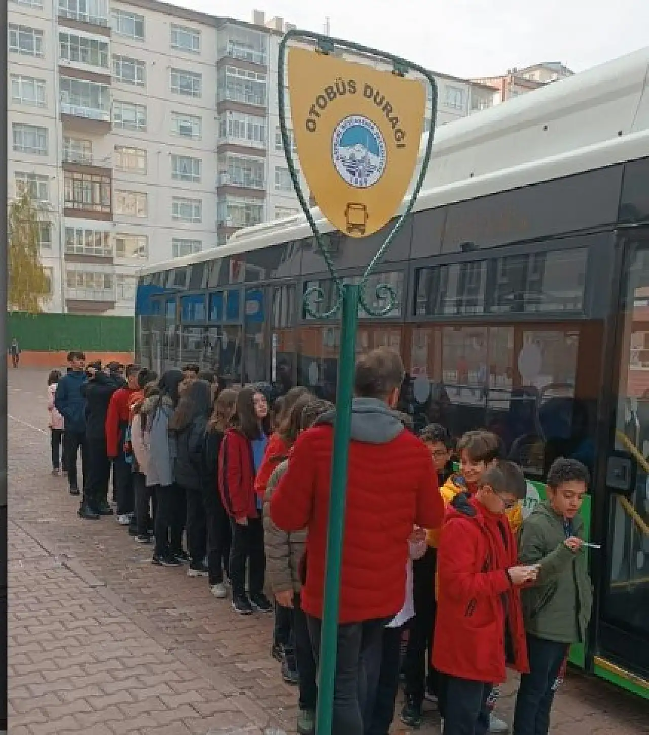 Okullar açılmadan önce Kart38'den öğrencilere önemli kolaylık