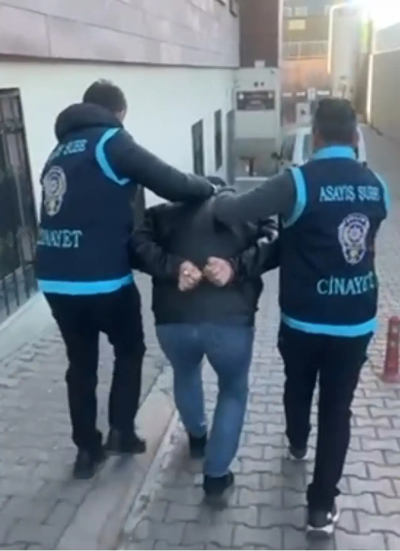 Duruşma çıkışı pusu kurup yanlış kişiyi vuran şahıs yakalandı