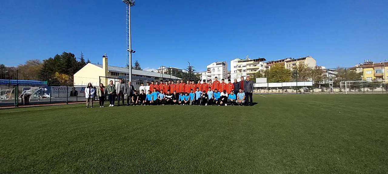 Develi'deki o okul spor bölümü ile dikkat çekti! Antrenmana bakın kim katıldı?