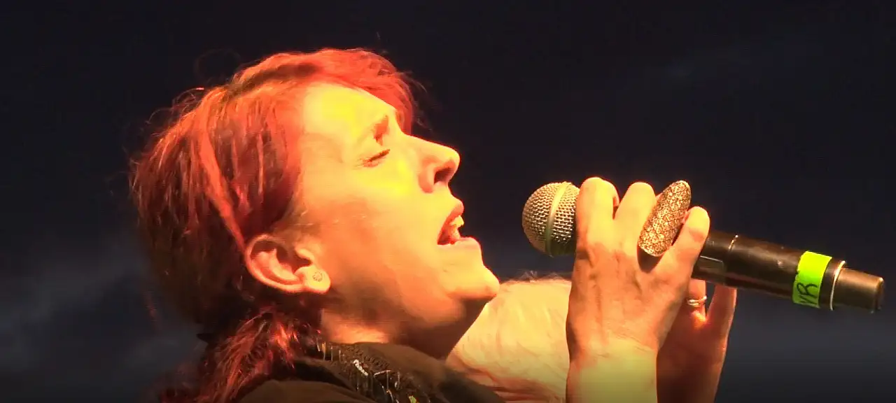 Kadınlardan alkışlanacak performans! Dev konser gerçekleştirildi
