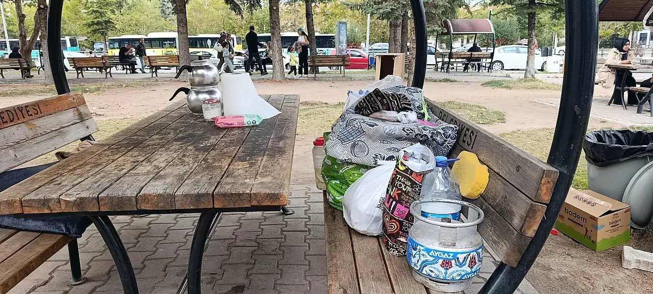 Kızının başından ayrılmayan baba, sosyal medya iddialarını yalanladı